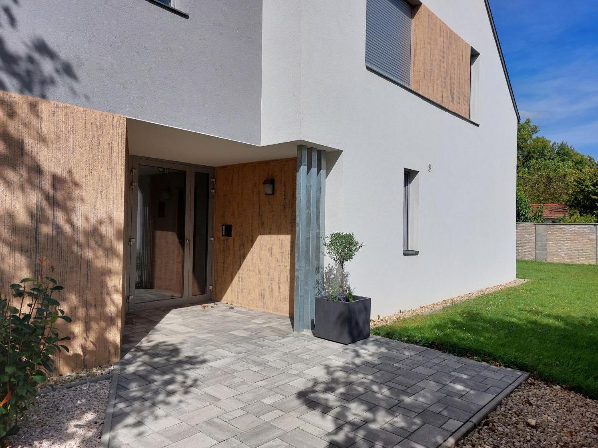 Linden Apartman 104 - Adults Only Mosonmagyaróvár Buitenkant foto